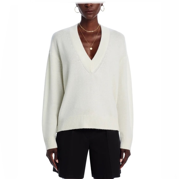 Luxurious 100% Cashmere Drop Shoulder V Neck Sweater By Aqua in Ivory - Picture 4 of 9